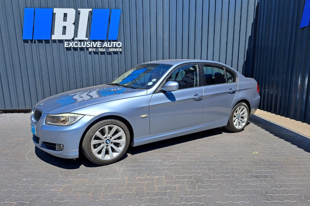2011 BMW 3 - Series 320i Manual Exclusive